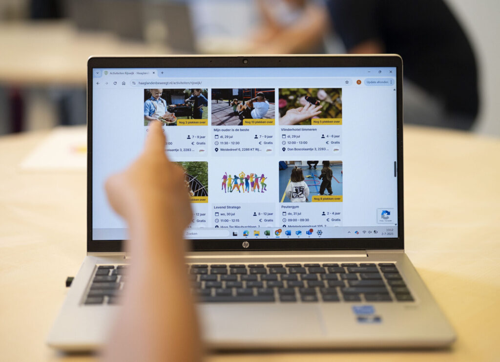 Voorbeeld van hoe de app eruit ziet op de computer